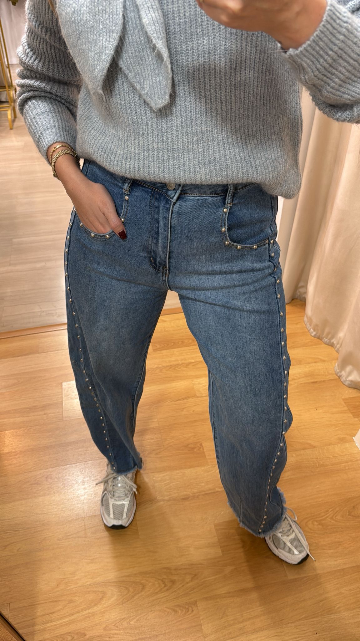 Jeans barrel tachas