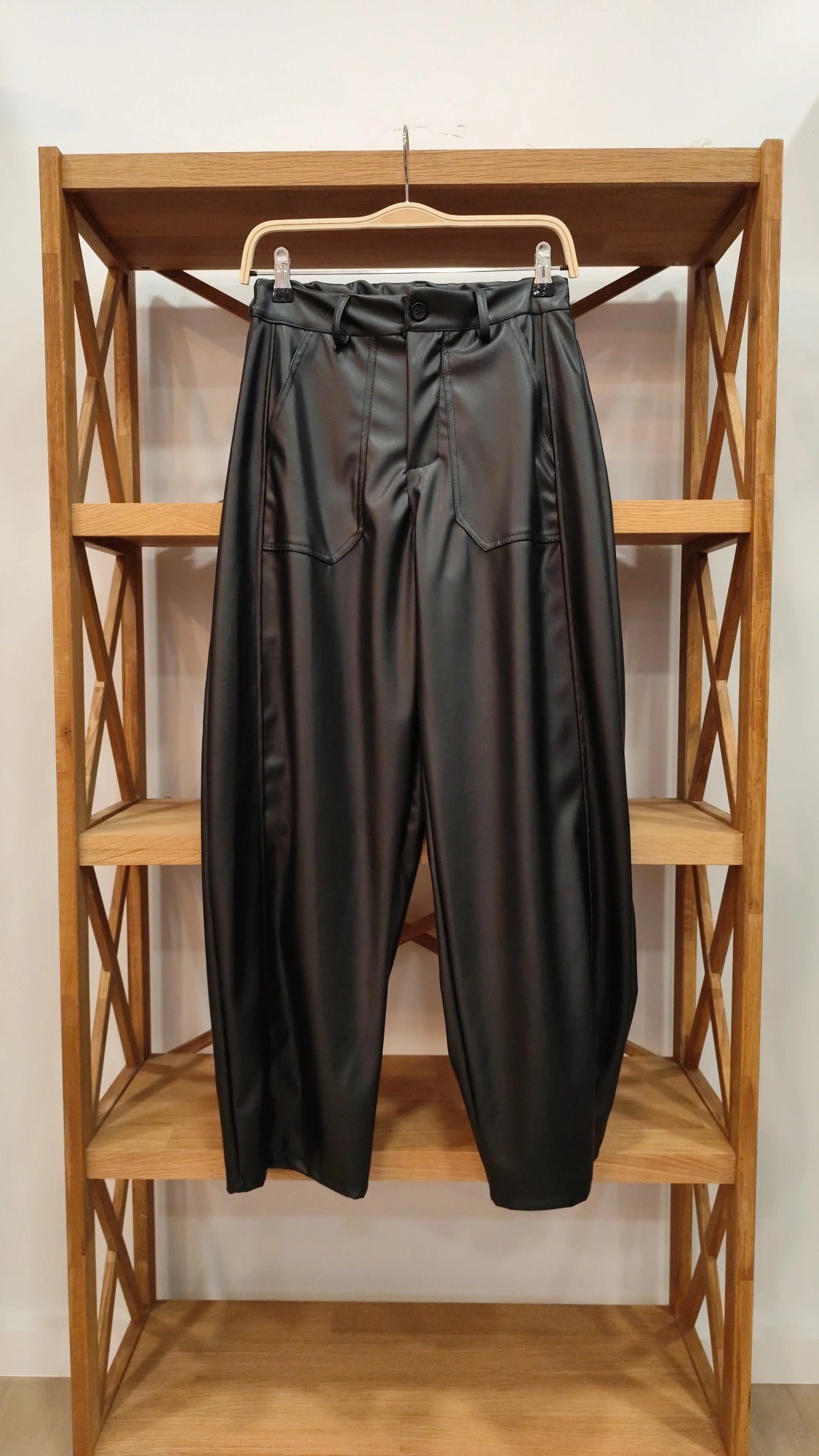 Pantalón Bombacho Efecto Piel