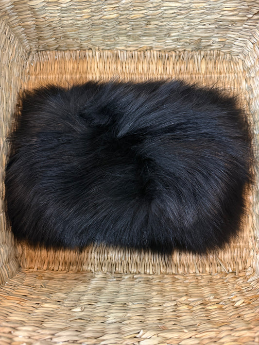 Cuello Cerrado Grande Negro