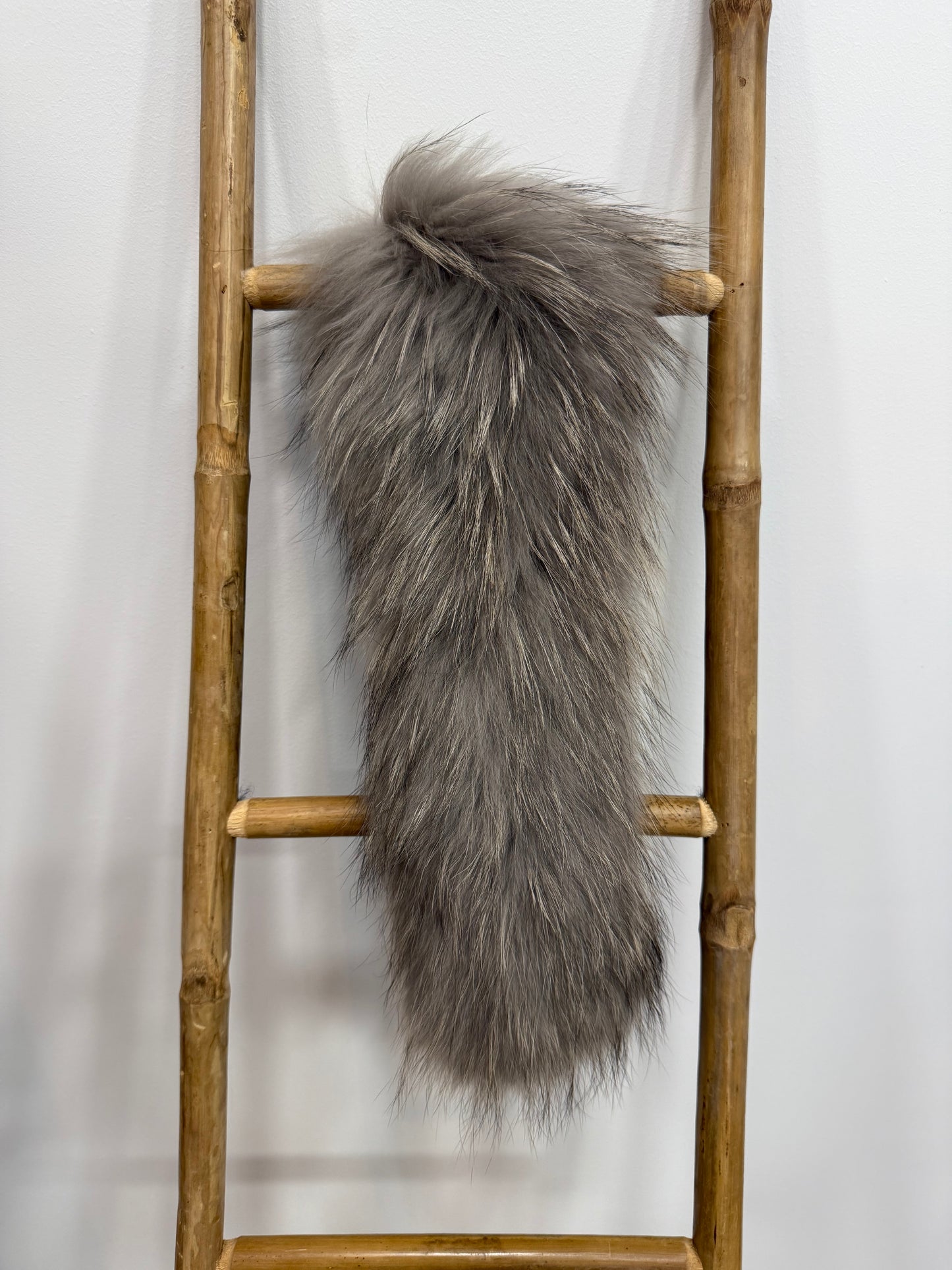 Cuello Corto Gris