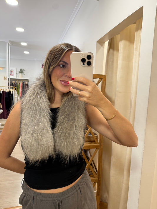 Cuello Corto Gris