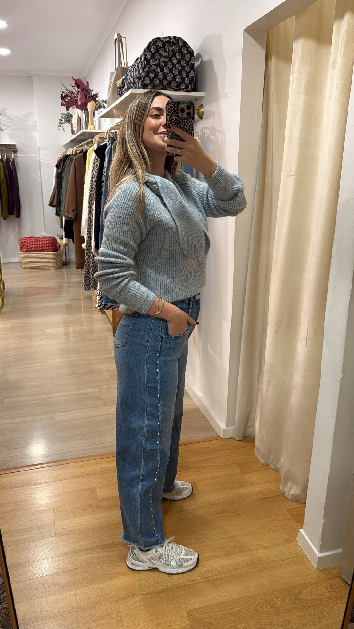 Jeans barrel tachas